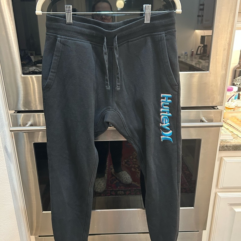 Hurley Black men’s slim fit fleece joggers size S slight wear GUC
